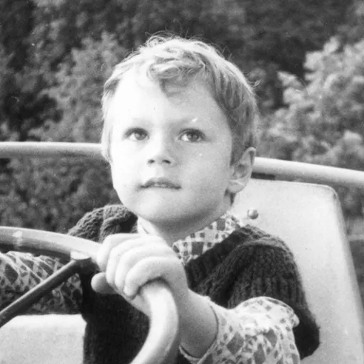 My name is Mikhail Kelner, though most people in the United States know me as Mike. I was born in Bryansk, USSR (now Russia) in 1988.